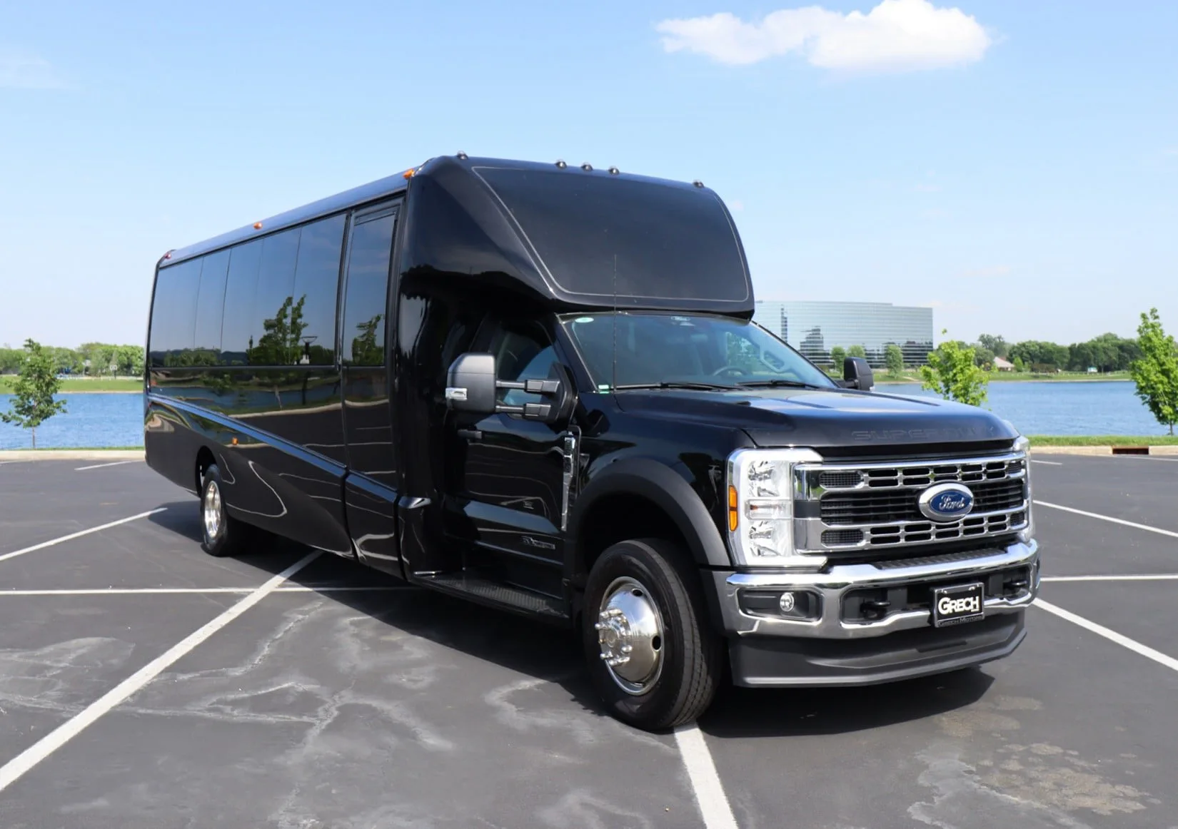 Grech freightliner bus in black
